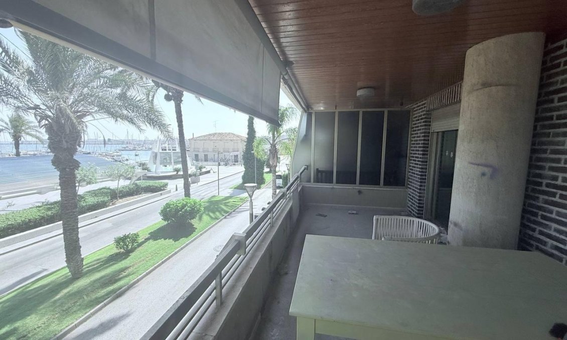 Segunda mano - Apartamento -
Torrevieja - Puerto
