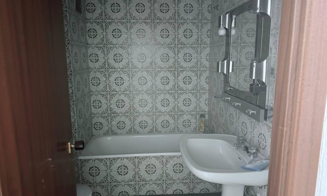 Segunda mano - Apartamento -
Torrevieja - Puerto