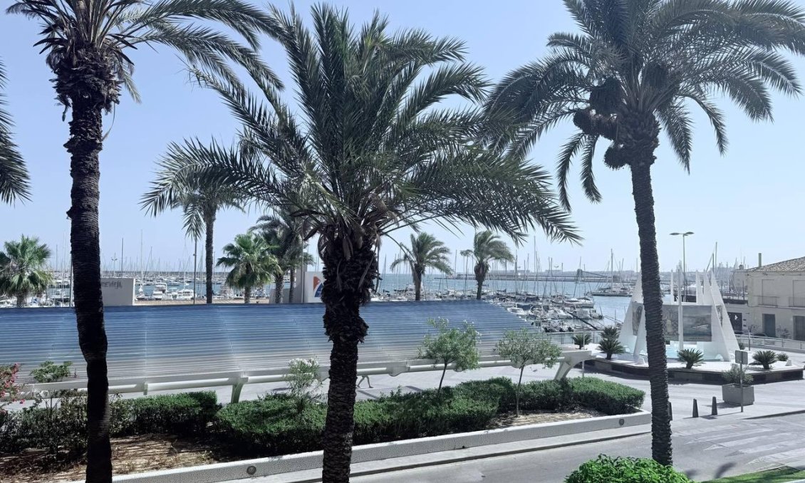 Segunda mano - Apartamento -
Torrevieja - Puerto