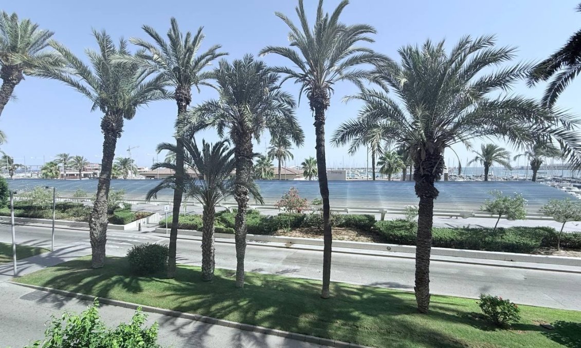 Segunda mano - Apartamento -
Torrevieja - Puerto