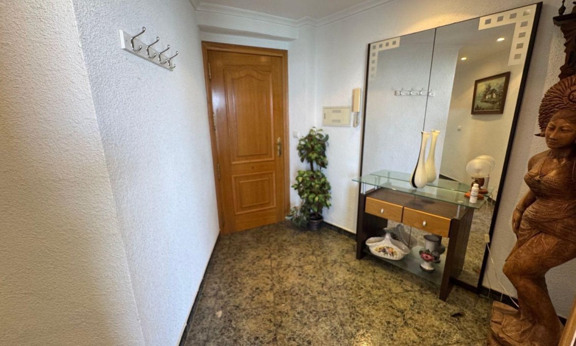 Segunda mano - Apartamento -
Torrevieja - El Acequión - Los Náufragos