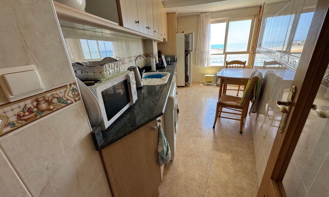 Segunda mano - Apartamento -
Torrevieja - El Acequión - Los Náufragos
