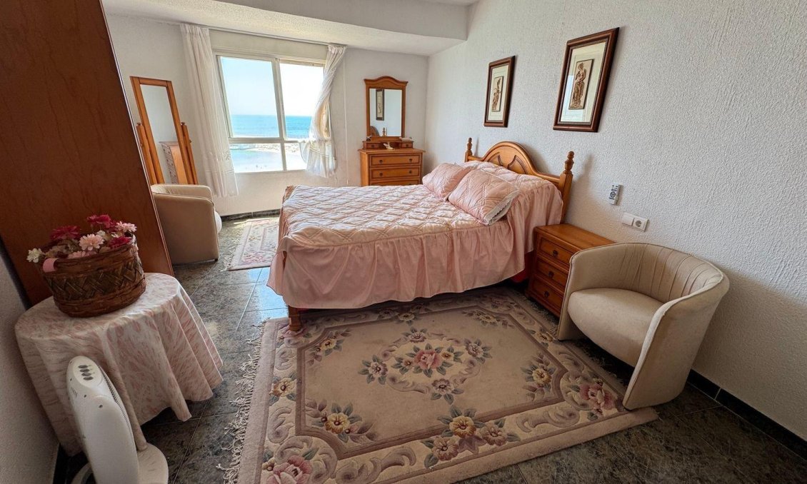 Segunda mano - Apartamento -
Torrevieja - El Acequión - Los Náufragos