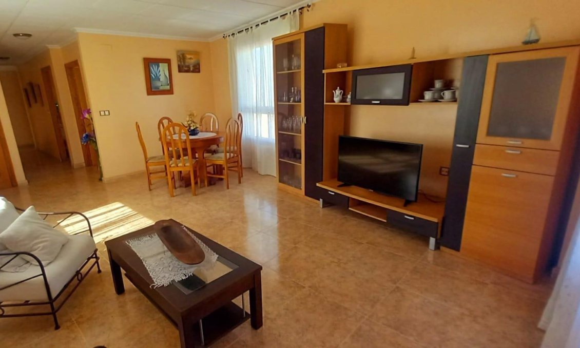 Segunda mano - Town House -
Torrevieja - Nueva Torrevieja