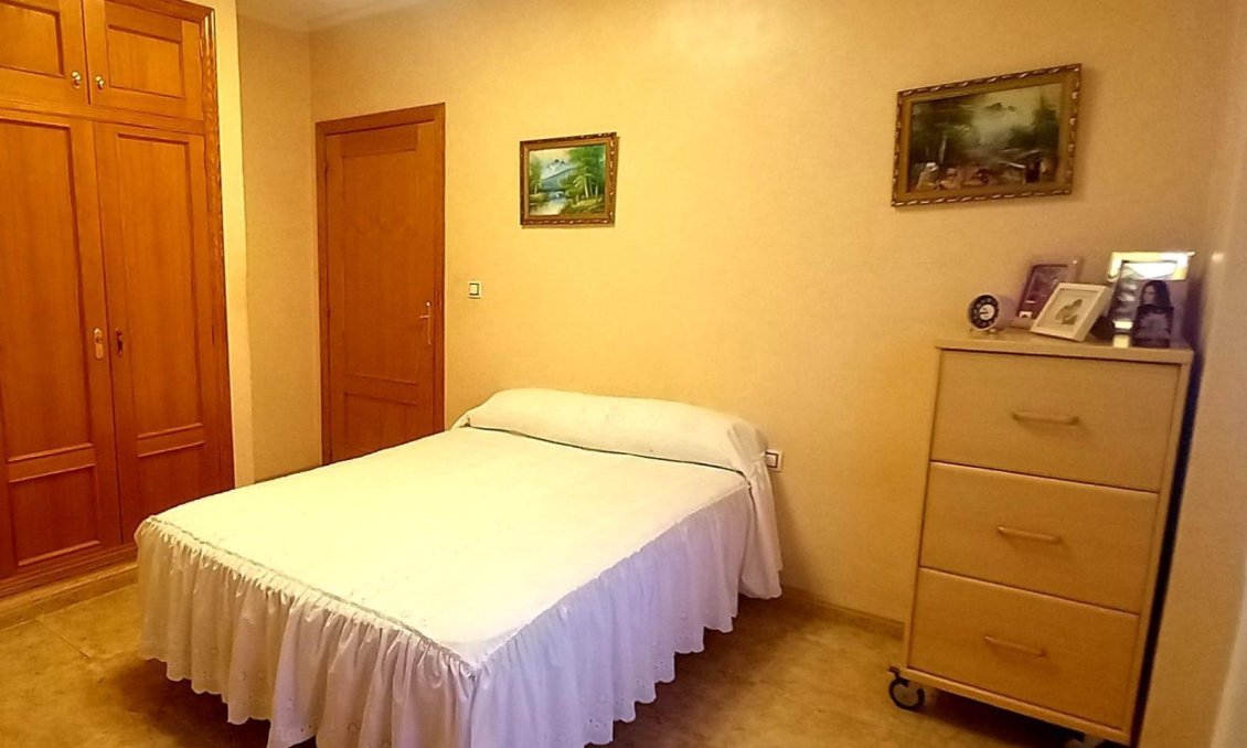 Segunda mano - Town House -
Torrevieja - Nueva Torrevieja