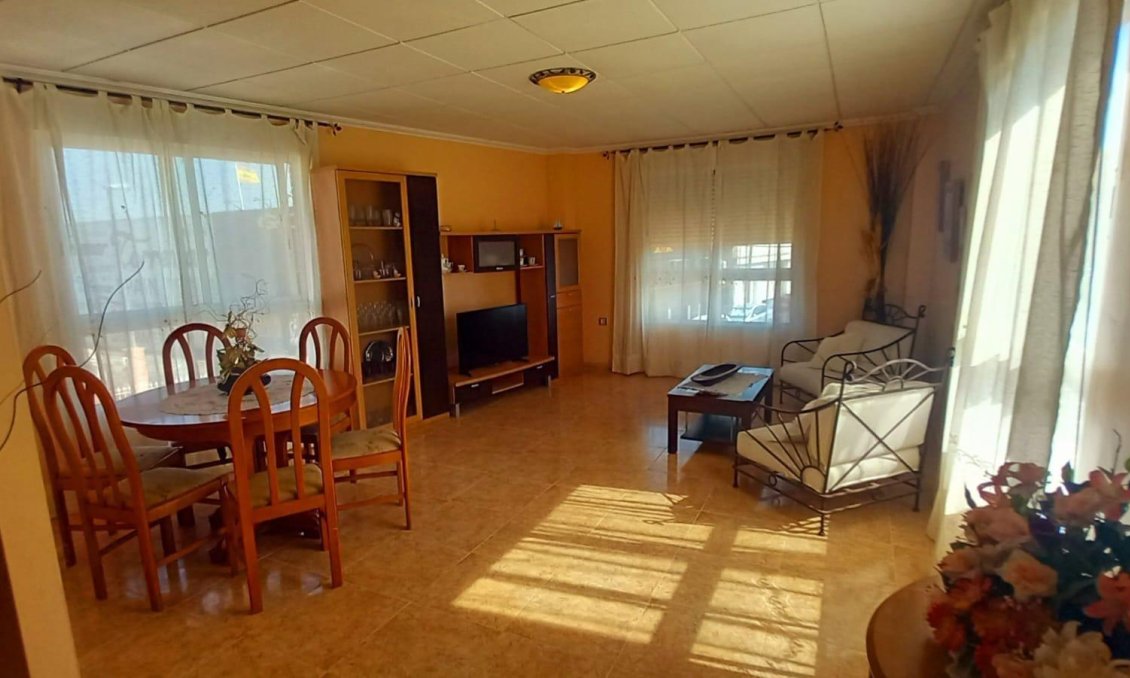 Segunda mano - Town House -
Torrevieja - Nueva Torrevieja