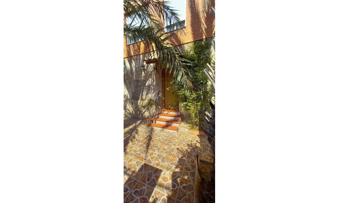 Segunda mano - Town House -
Torrevieja - Nueva Torrevieja