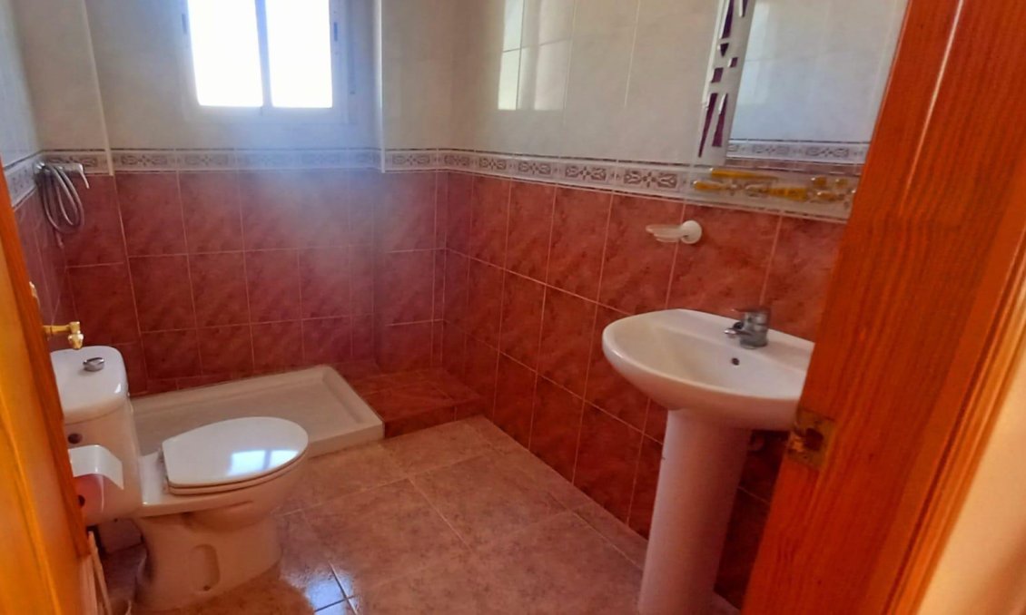 Segunda mano - Town House -
Torrevieja - Nueva Torrevieja