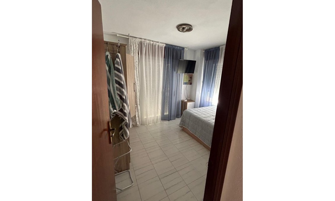 Segunda mano - Town House -
Torrevieja - Centro