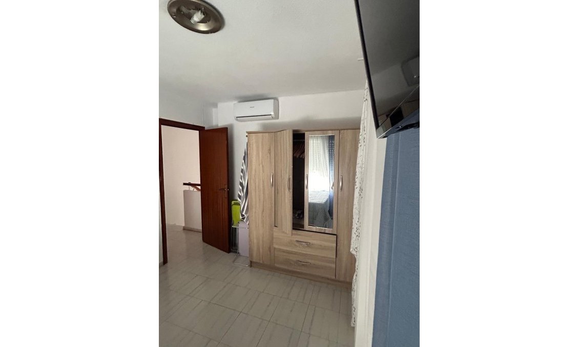 Segunda mano - Town House -
Torrevieja - Centro