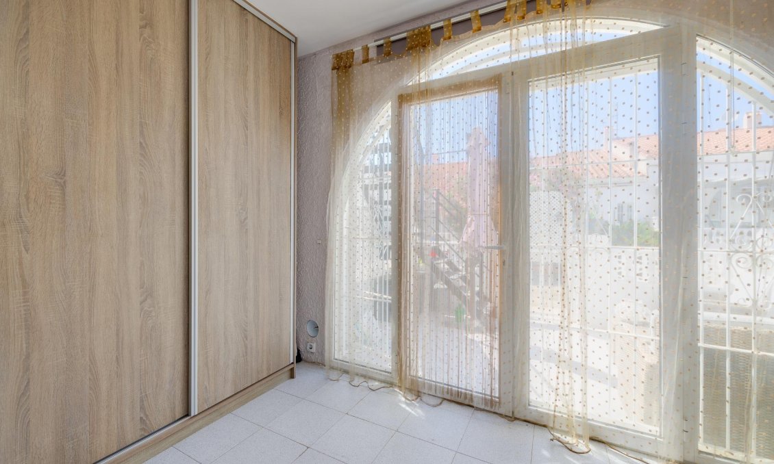 Resale - Bungalow -
Torrevieja - San Luis