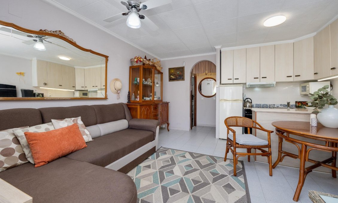 Resale - Bungalow -
Torrevieja - San Luis
