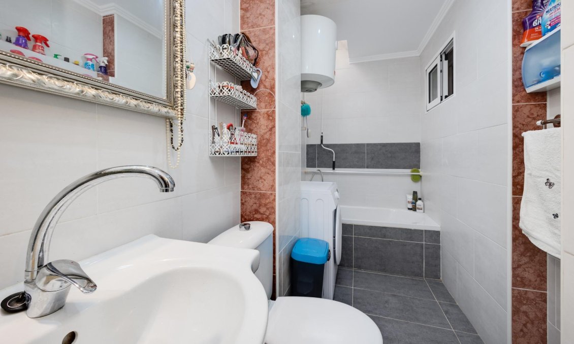 Resale - Bungalow -
Torrevieja - San Luis