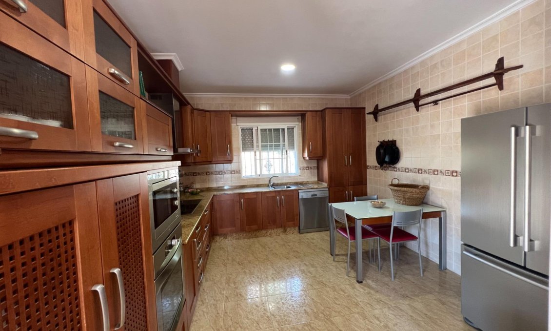 Resale - Villa -
Dolores - Cmno. Escorredor