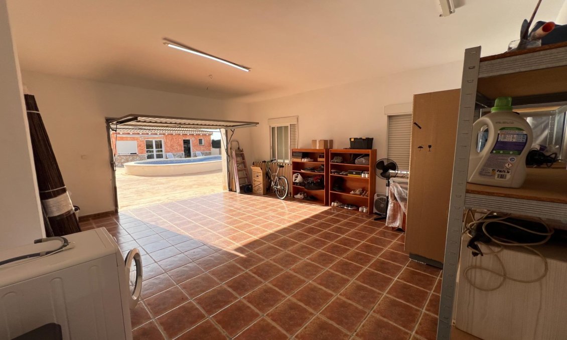 Resale - Villa -
Dolores - Cmno. Escorredor