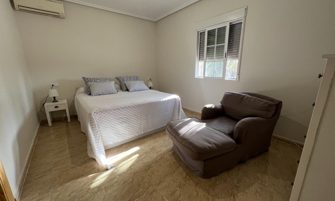 Resale - Villa -
Dolores - Cmno. Escorredor