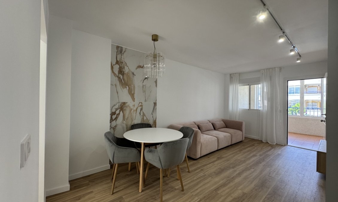 Resale - Apartment -
Los Altos - Costa Blanca