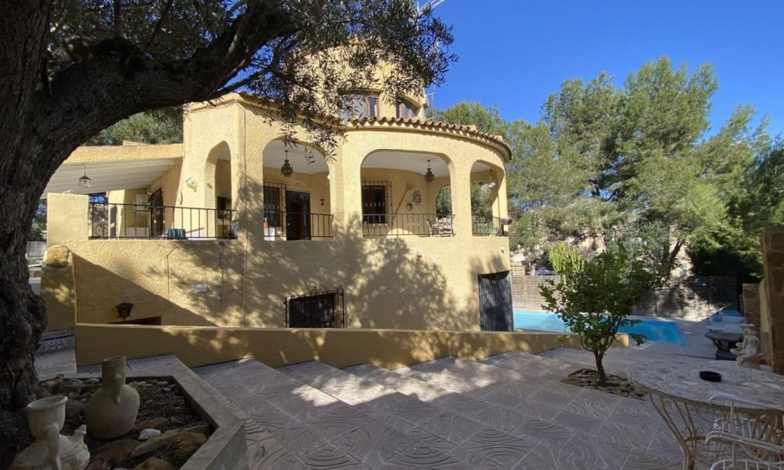 Resale - Villa -
Orihuela Costa - Las Filipinas