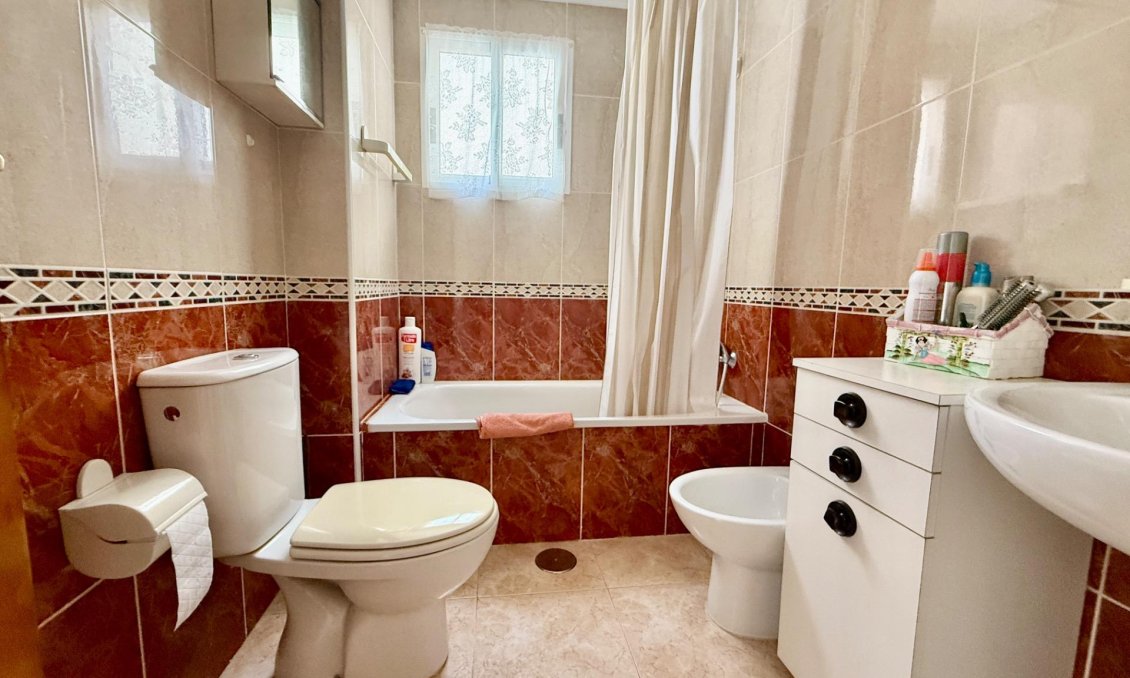 Segunda mano - Apartamento -
Torrevieja - PARQUE DE LAS NACIONES