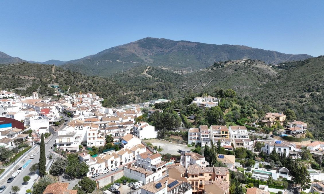 Obra nueva - Apartamento -
Benahavís - pueblo