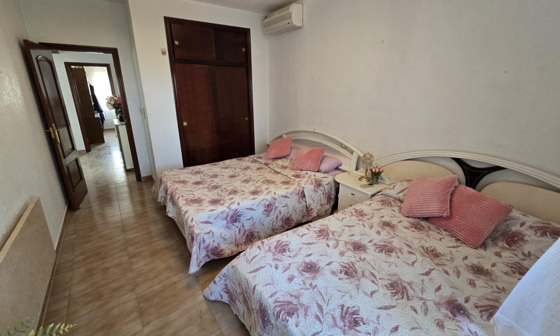 Segunda mano - Villa -
Torrevieja - Costa Blanca