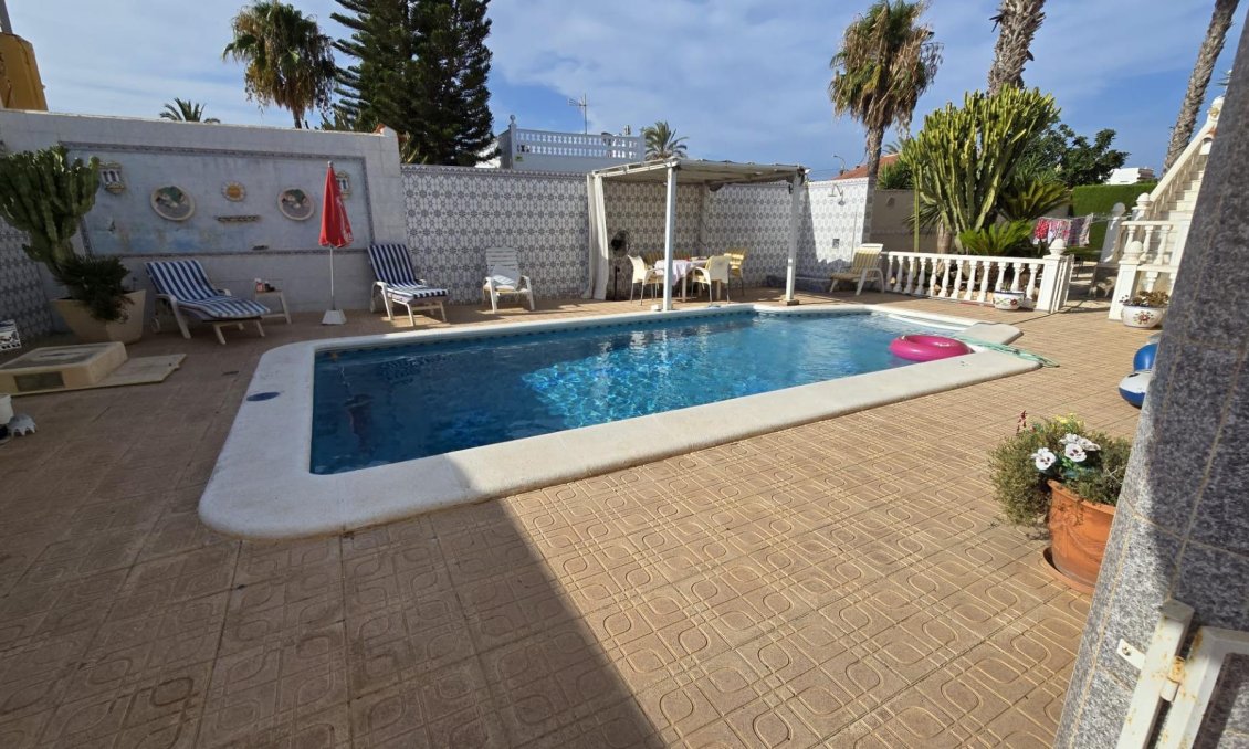 Segunda mano - Villa -
Torrevieja - Costa Blanca