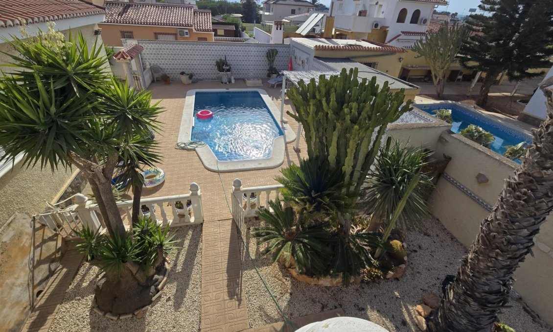 Segunda mano - Villa -
Torrevieja - Costa Blanca
