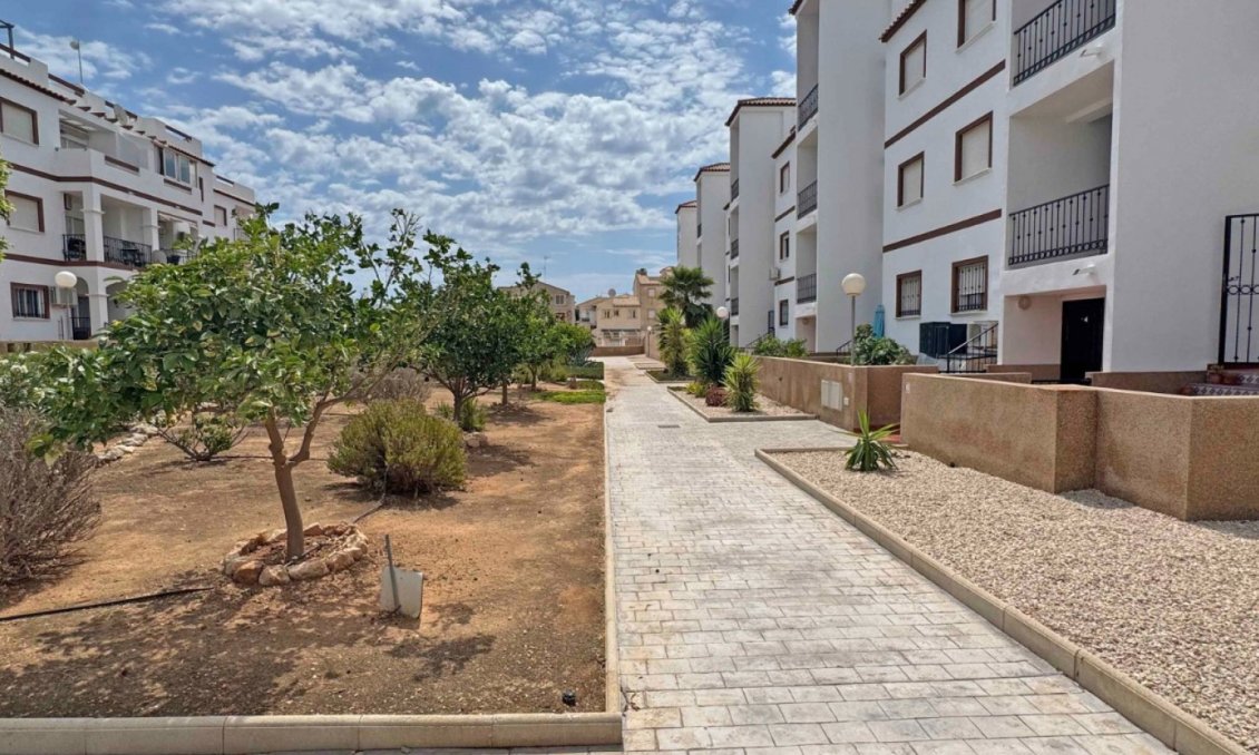 Segunda mano - Apartamento -
Orihuela Costa - Costa Blanca