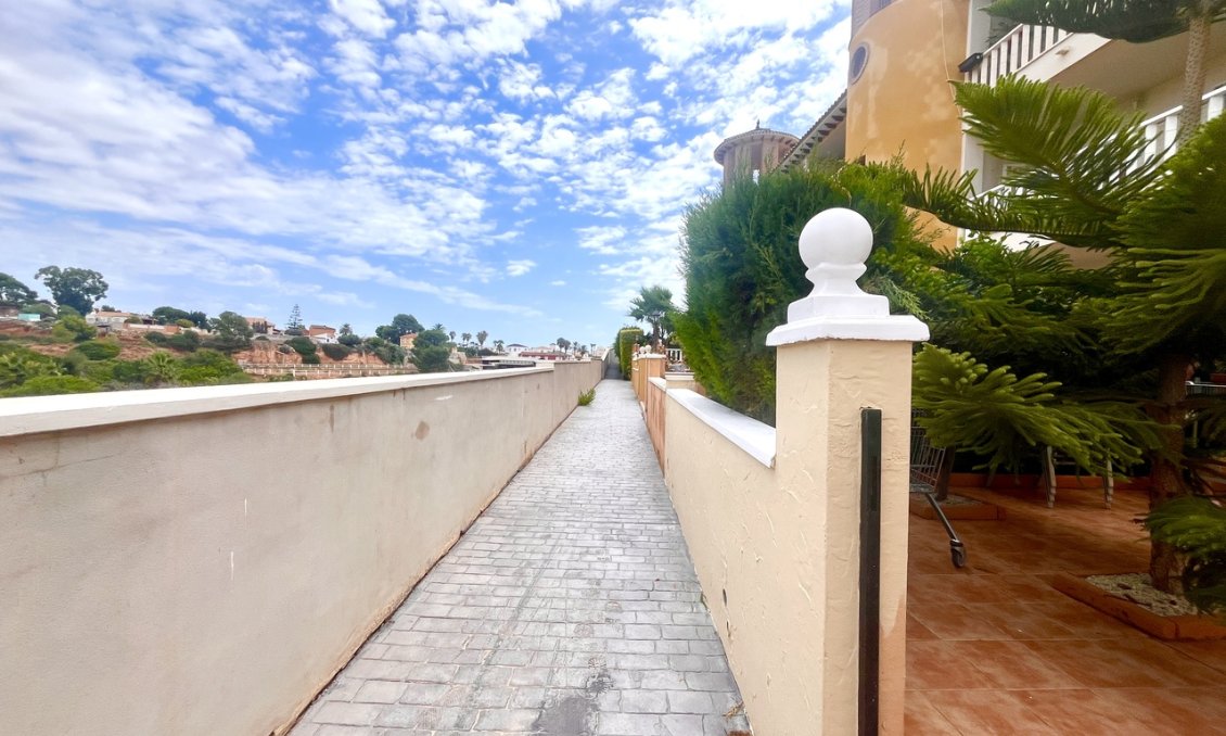 Resale - Apartment -
Cabo Roig - Costa Blanca
