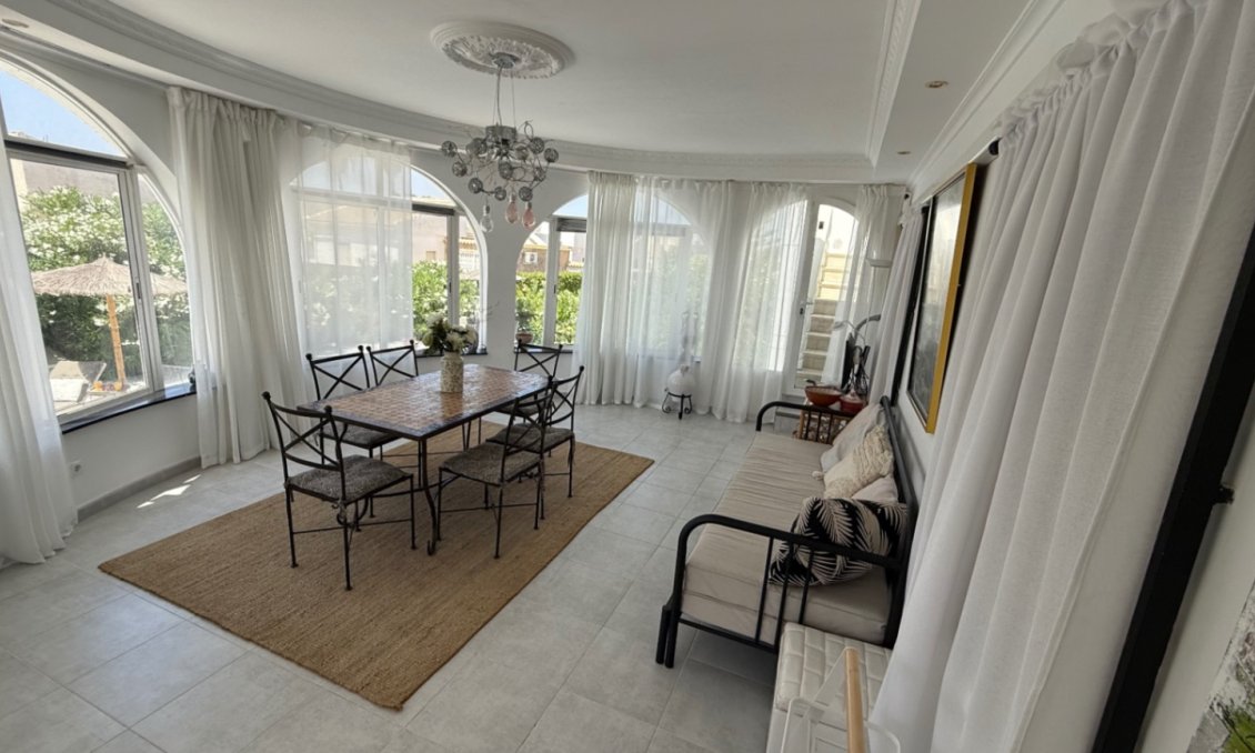 Segunda mano - Villa -
Torrevieja - Costa Blanca