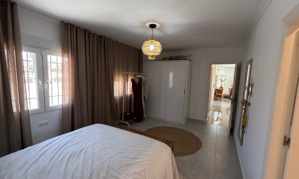 Segunda mano - Villa -
Torrevieja - Costa Blanca