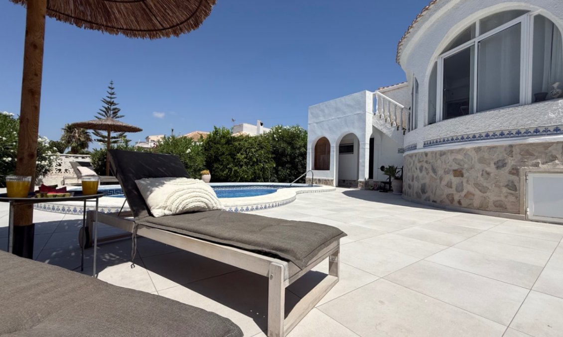 Segunda mano - Villa -
Torrevieja - Costa Blanca