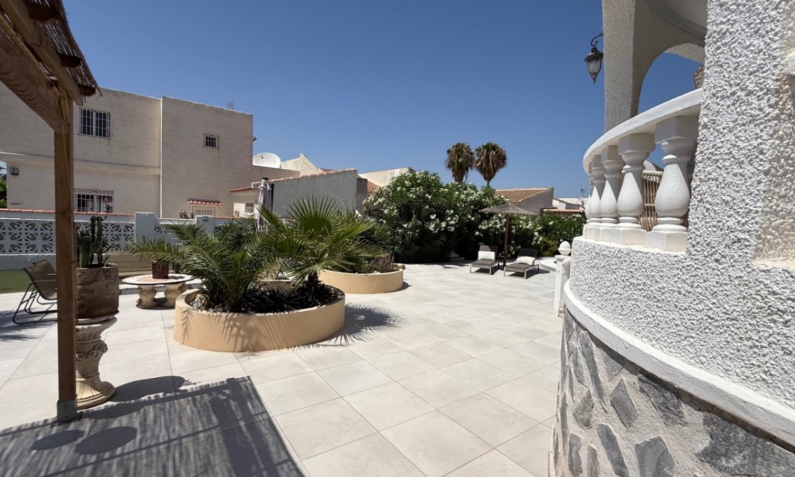 Segunda mano - Villa -
Torrevieja - Costa Blanca