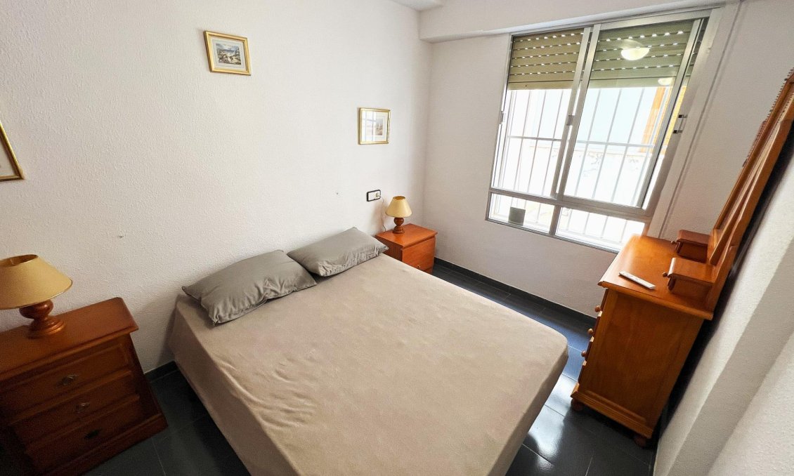 Segunda mano - Apartamento -
Torrevieja - Centro