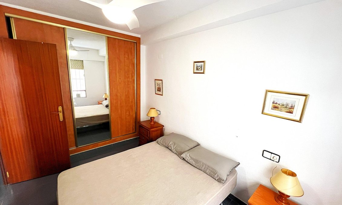 Segunda mano - Apartamento -
Torrevieja - Centro