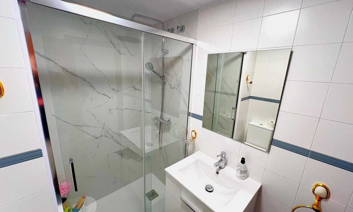 Segunda mano - Apartamento -
Torrevieja - Centro