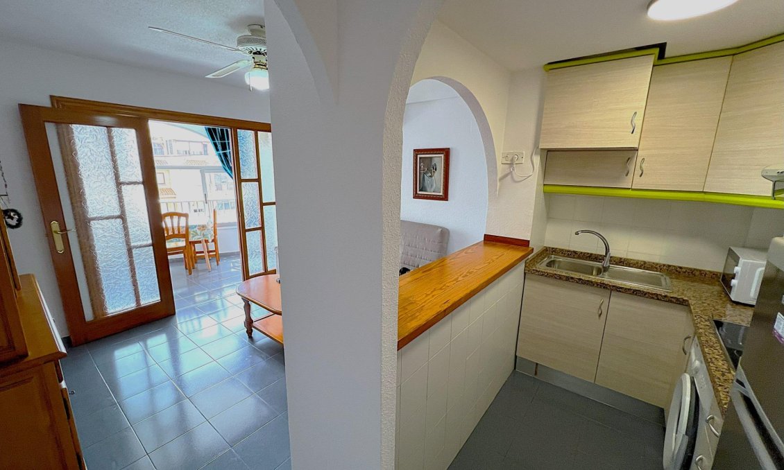 Segunda mano - Apartamento -
Torrevieja - Centro