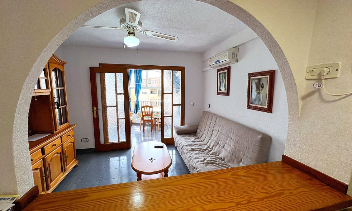 Segunda mano - Apartamento -
Torrevieja - Centro