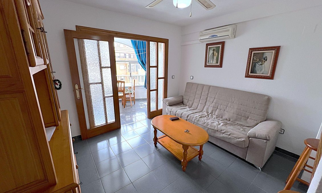 Segunda mano - Apartamento -
Torrevieja - Centro