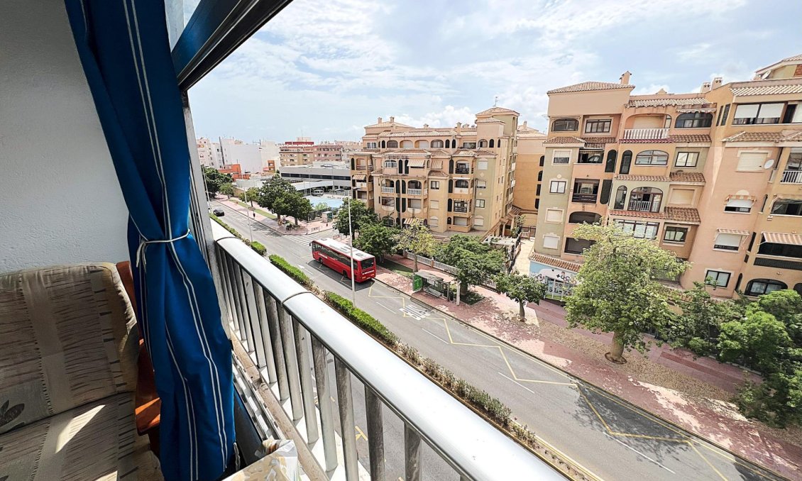 Segunda mano - Apartamento -
Torrevieja - Centro