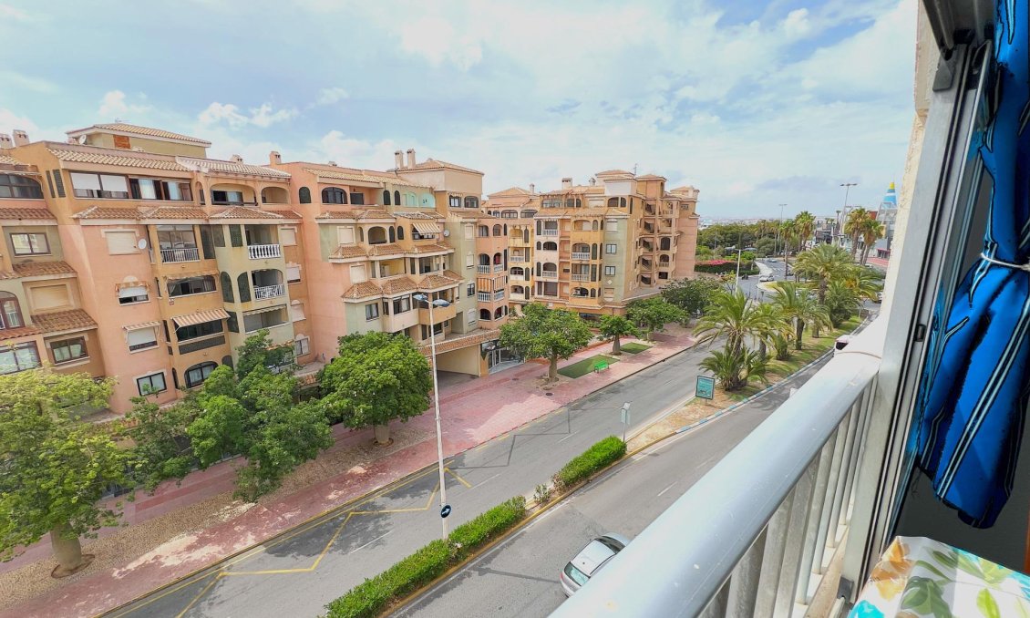 Segunda mano - Apartamento -
Torrevieja - Centro