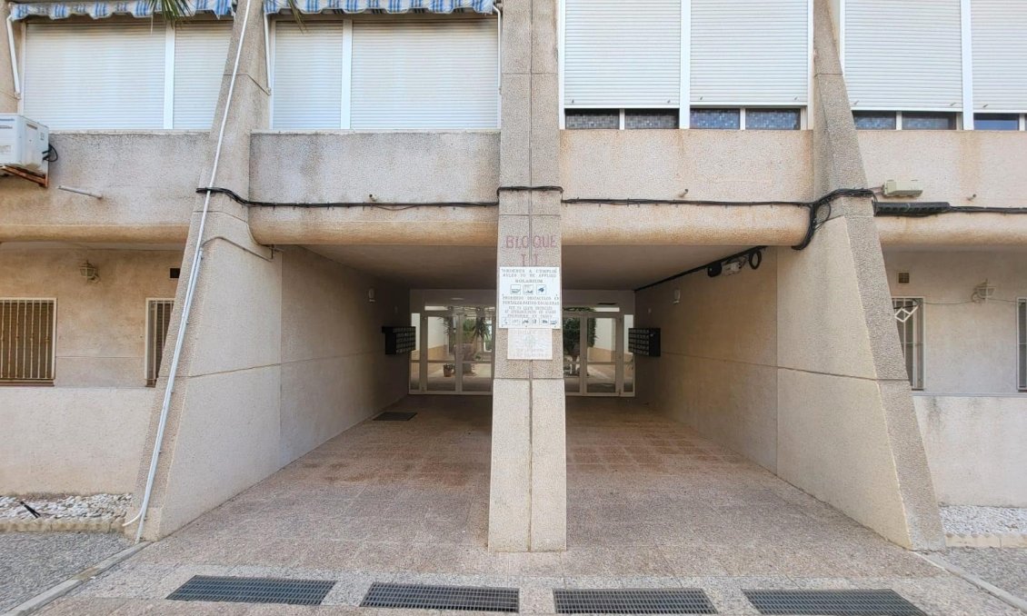 Segunda mano - Apartamento -
Torrevieja - Aguas Nuevas
