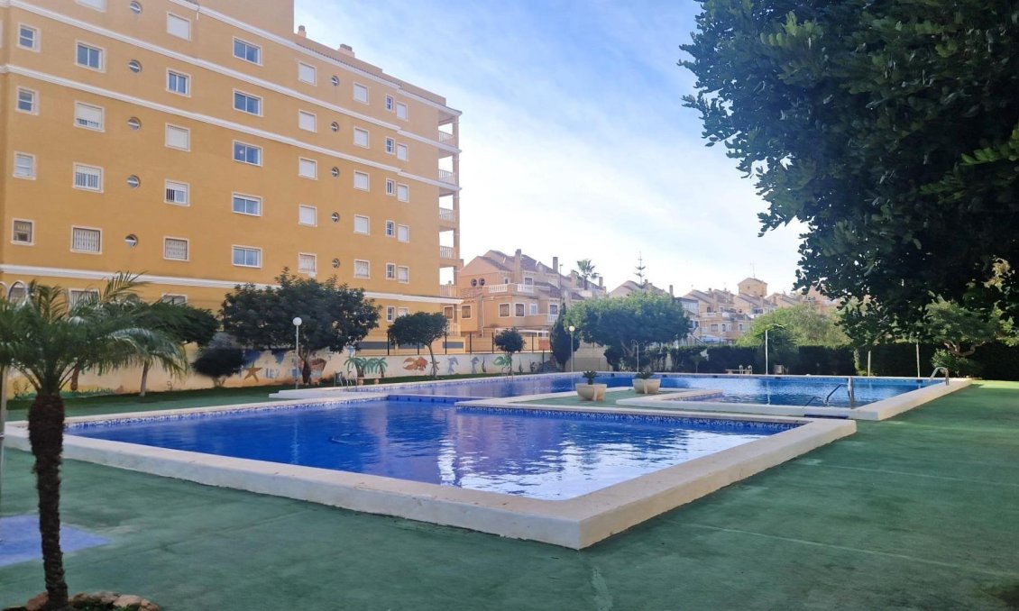 Segunda mano - Apartamento -
Torrevieja - Aguas Nuevas