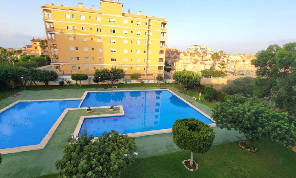 Segunda mano - Apartamento -
Torrevieja - Aguas Nuevas