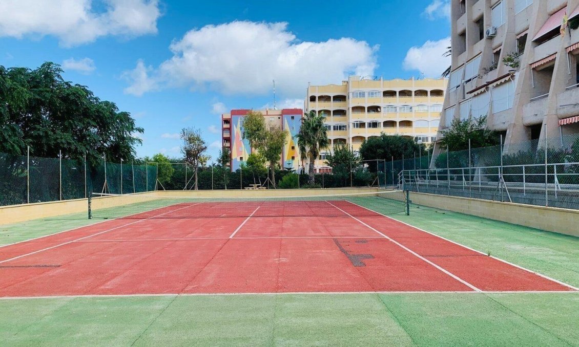 Segunda mano - Apartamento -
Torrevieja - Aguas Nuevas