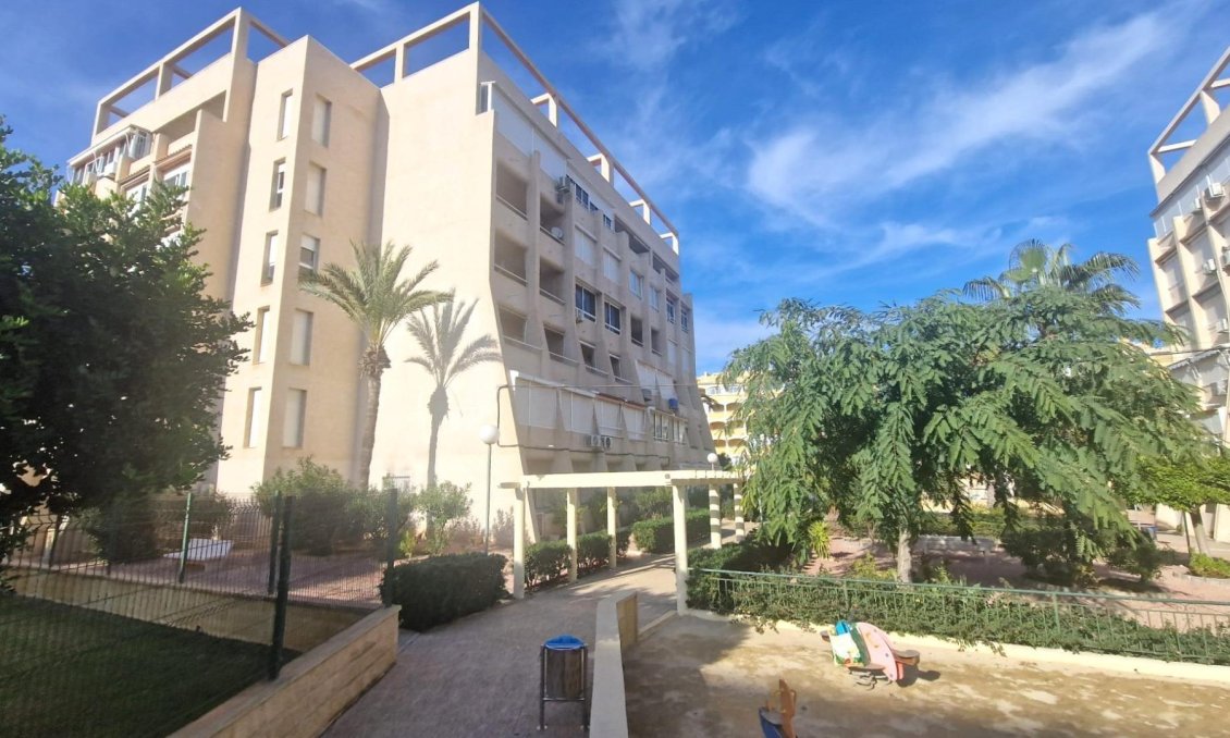 Segunda mano - Apartamento -
Torrevieja - Aguas Nuevas