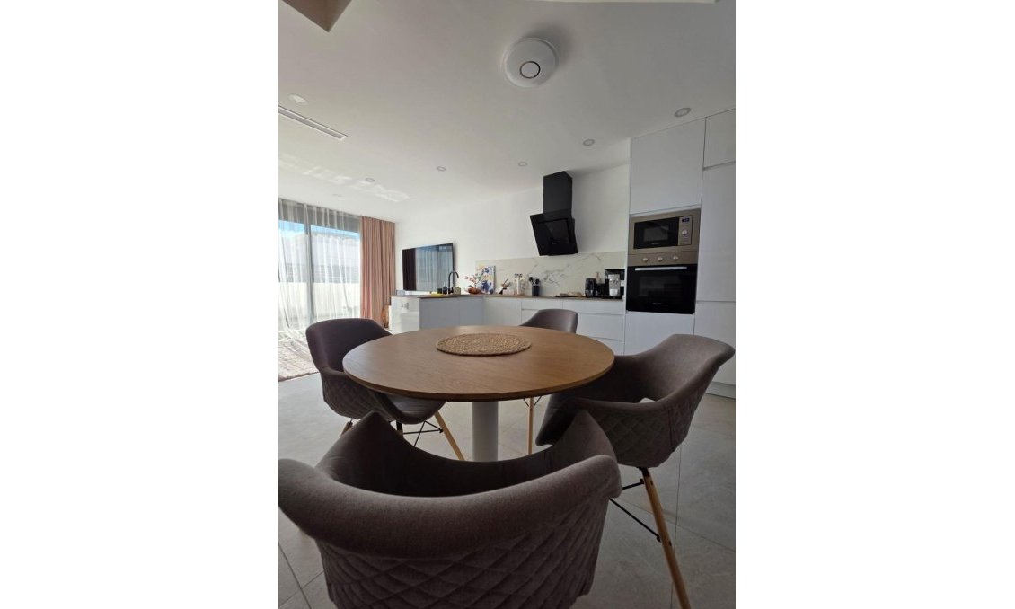 Resale - Villa -
Benijofar