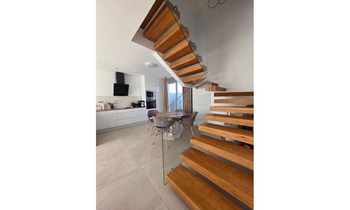 Resale - Villa -
Benijofar