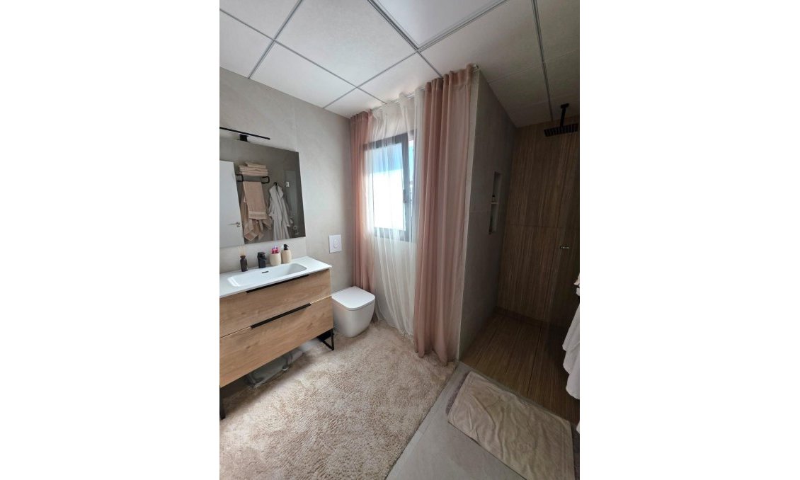 Resale - Villa -
Benijofar