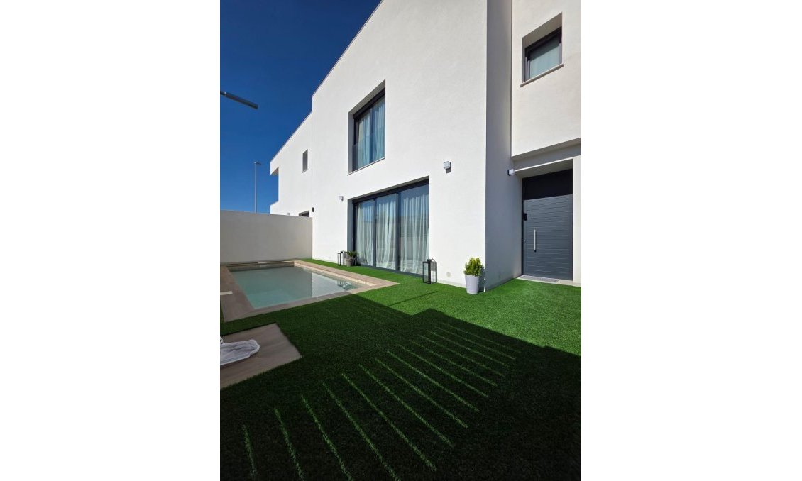 Resale - Villa -
Benijofar